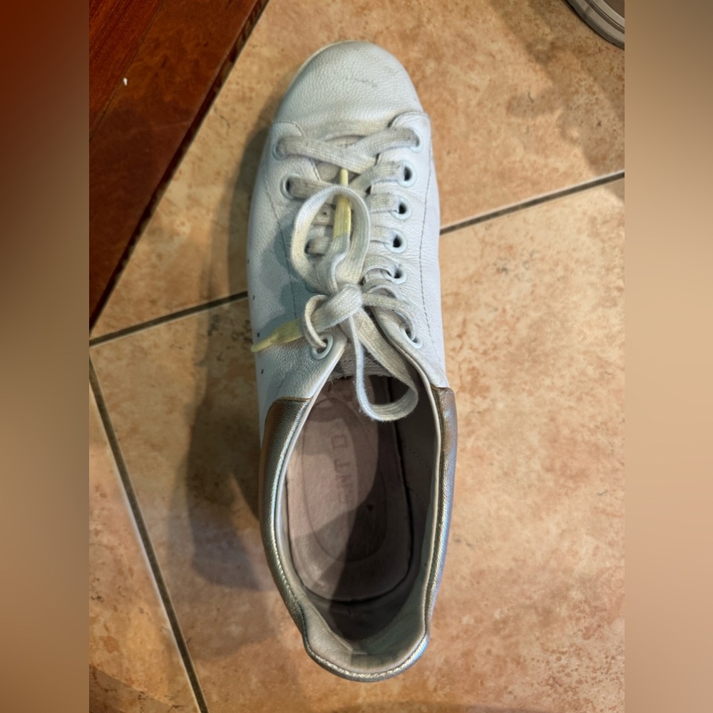 Silent D sneakers